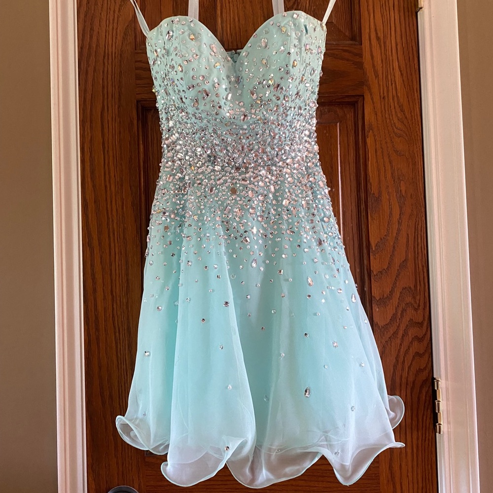 Mori Lee homecoming dress